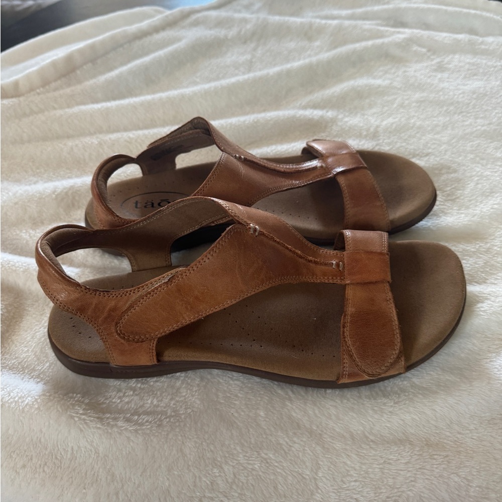 Taos Sandals - “The Shoe” Size 11. Color: Caramel
